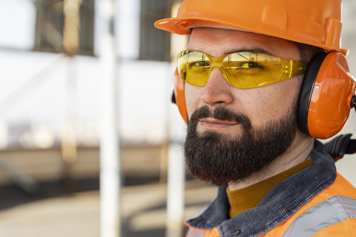 Szem előtt a biztonság: A munkavédelmi szemüvegek kritikus szerepe